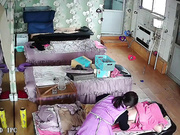 黑客破解养生馆网络摄像头偷窥白嫩美少妇脱光光拔火罐背上涂满黑漆漆的药膏还怪吓人的