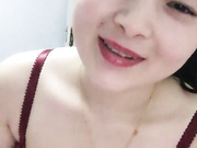 美少妇王漂亮和胖哥炮友啪啪逼逼太小坐两下就出血了要用胡萝卜搞一下再继续