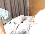 样子猥琐的排骨瘦男东江大酒店约炮明星颜值的北京外围女啪啪