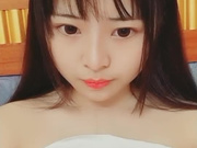颜值不错童颜巨乳妹子双人啪啪 全裸互舔搞硬后入抽插没几下就软了 很是诱惑不要错过