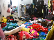 破解家庭摄像头偷拍几个合租房的妹子我的乖乖这几个妹子是干什么的房子乱成这样也不收拾一下