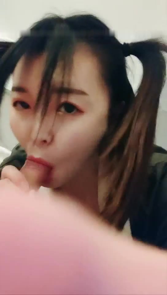 双马尾童颜巨乳妹子双人口交秀 舔足舔JJ大奶乳交 很是诱惑喜欢不要错过