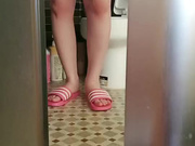 儿子放假天天和后妈妈干都玩不硬了相互用手和口满足后妈的逼太嫩了不少粉丝想花钱和她约炮