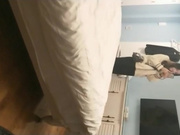 嫖娼达人酒店800元约啪私下兼职援交的水嫩大学美女,一对美乳看的性欲大增把床都干歪了,看逼毛就知道很嫩.国语!