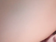 小哥哥进门就摸人家奶子，黑丝高跟他很喜欢浴室就开始口交，在床上各种姿势啪啪，最后全射在了小嘴里真刺激