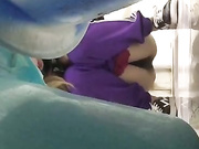 20岁小姐姐厕所尿尿偷拍