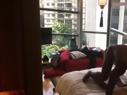 气质风韵的阿姨怕是逼穴太干旱了，多年没云雨过，找来两位八块腹肌黑人操自己，还敞开着窗户，必是让邻居偷瞄！