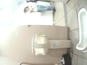 写字间公共蹲厕双视角偸拍各种类型气质美女白领方便全是大屁股牛仔裤靓妹擦B动作优雅