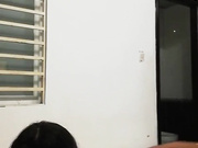 【全網首發】【愛愛流出】妹子為了吸上一口 不惜全裸給男票操上一把 還真是挺會玩 原版高清