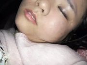 下药把美女同事迷翻了 终于干看到她的BB长什么样了