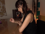 无码流出90后大波漂亮美女彩美旬果剧情演绎同居的彩美是多重人格满满撸点2K画质视觉效果给力2V1