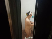 偷拍邻居少妇洗澡.