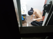 偷拍楼上00后妹子洗澡2