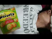 【全網推薦】清純嬌羞可愛00後少女被男友玩弄 眼睛裏有星星閃爍光芒 外表清純可愛內心風騷無比～原版高清