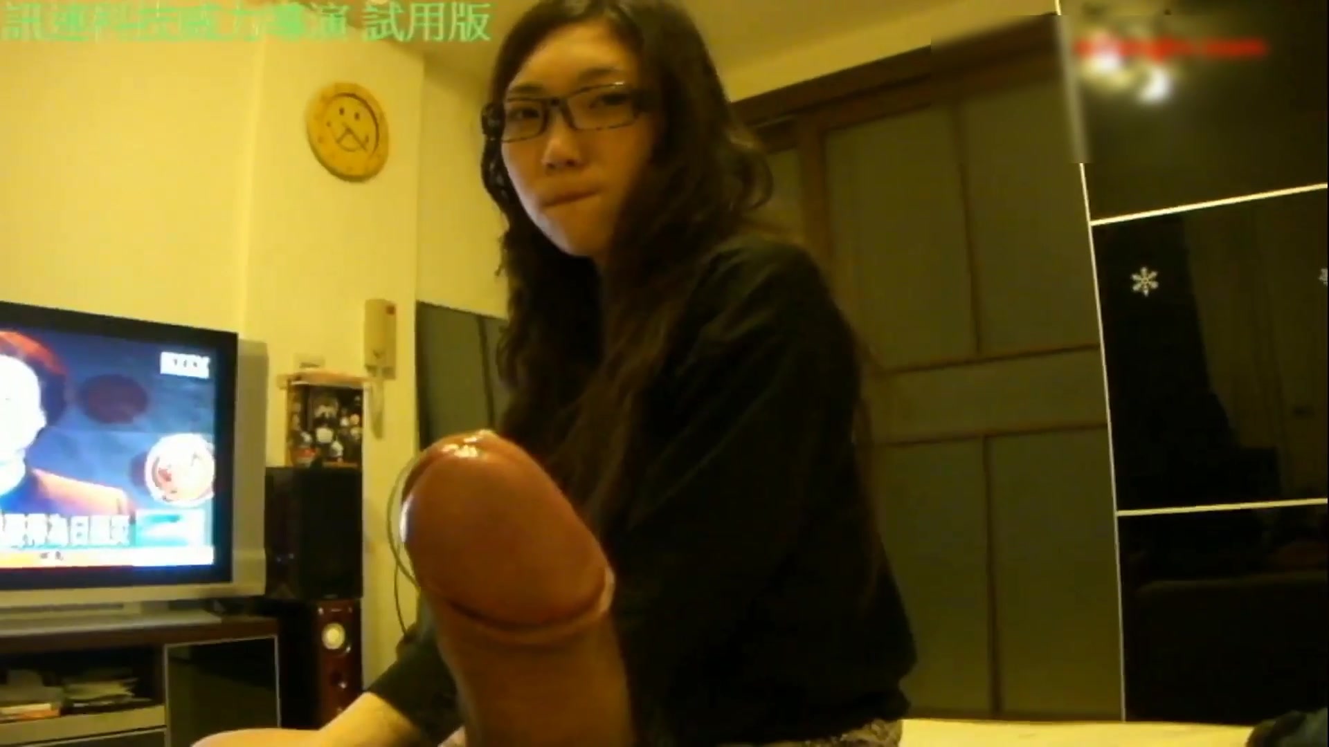【精品自拍】師範學院高顏值美乳粉嫩美女還沒操就被男友二指彈玩穴搞得噴水 鮑魚太粉嫩了 國語1080P高清