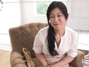 [JUY-409] 熟女人妻发掘！美尻专业主妇 内田ゆり子 37歳 AV出道 - 1of5