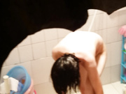 自家儿媳妇洗澡