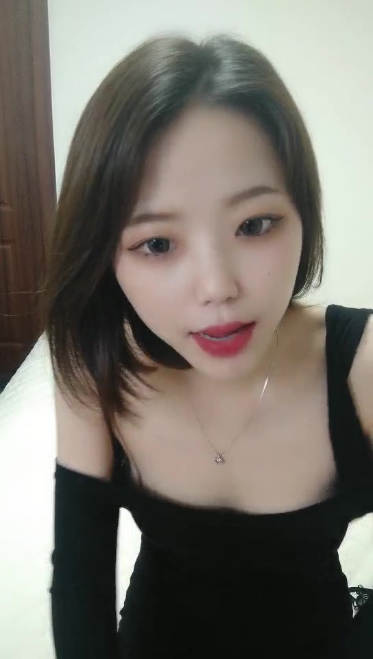 刚下海清纯甜美小姐姐和大叔啪啪诱人身材