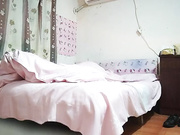 夜晚在出租屋偷拍女友00后小姐姐苗条美乳肤白温柔