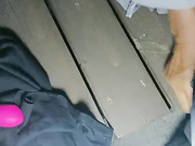 户外小板凳勾搭白头发老大爷舔骚逼精彩刺激