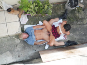 亚裔硬核妹子在露天过道和猛男玩爱爱