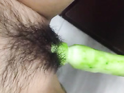 女朋友把黄瓜加工了一下，爽的不得了