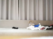 小宝寻花约性感白衣萌妹子沙发舌吻调情口交摸逼
