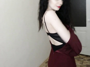 俄罗斯绝色美女穿着旗袍魅力倍增前凸后挺