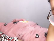 年轻美女嫩妹和炮友双人啪啪身材高挑 很是诱人
