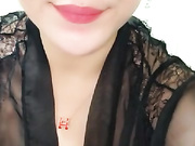 30岁巨乳依萍风韵犹存配上巨乳双峰自慰