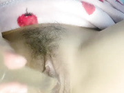 00后微胖小嫩妹主动扣穴两半蝴蝶逼