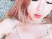 宝宝直播近距离玩弄大淫穴白一线天粉粉的