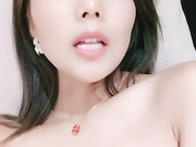 肤白貌美高颜值好身材极品女神揉奶玩逼自慰激情艳舞