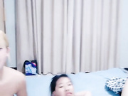 哥哥大屌狠狠无套爆操两个白虎穴超多角度打桩