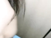 厕所粉色短T牛仔热裤无丝凉鞋无毛肥逼